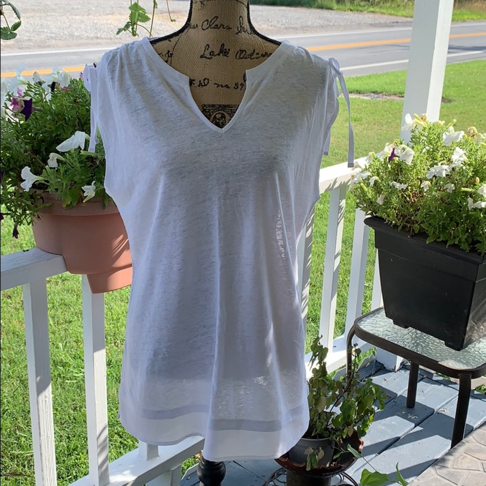 NWOT Sanctuary Sleeveless Blouse. Size L.